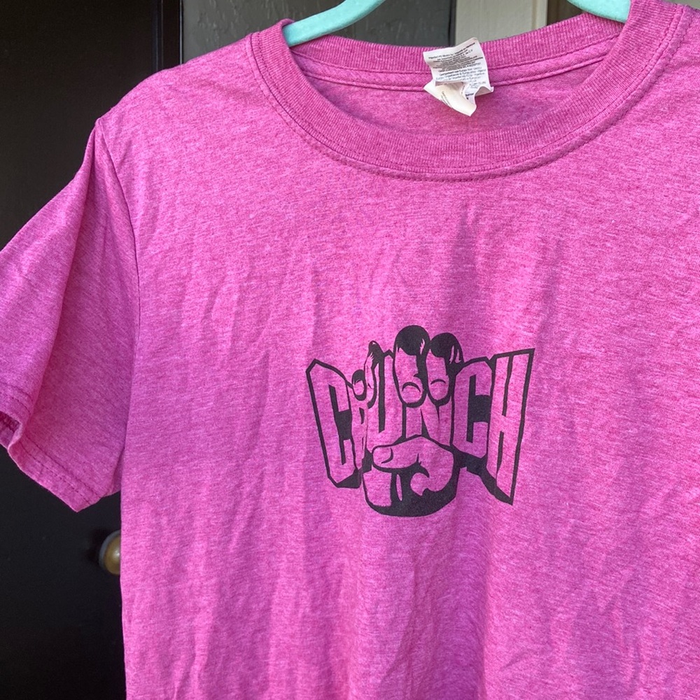*NEVER WORN* PINK CRUNCH FITNESS TSHIRT